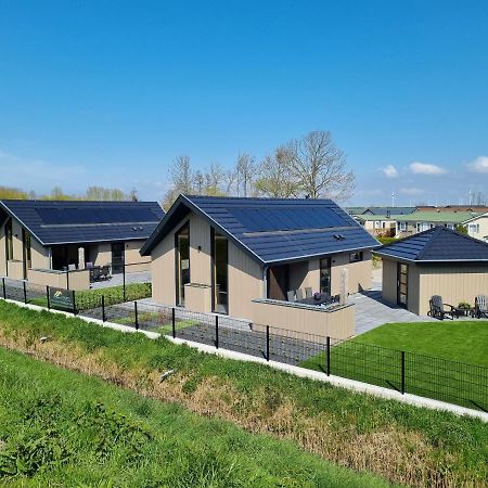 Chalet Met Sauna En Airconditioning Sint Annaland Exterior photo