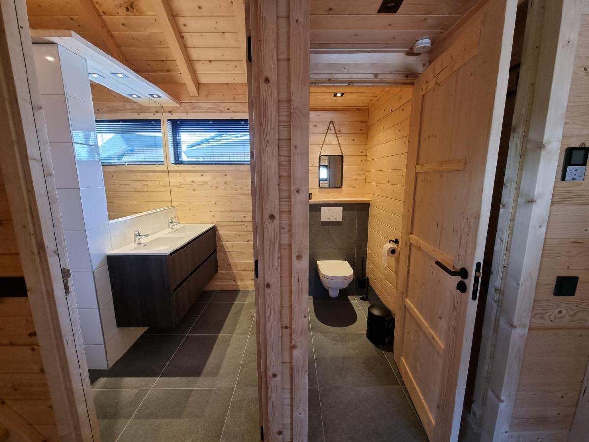 Chalet Met Sauna En Airconditioning Sint Annaland Exterior photo