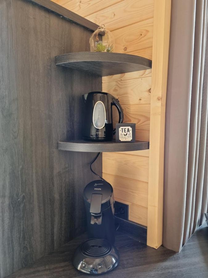 Chalet Met Sauna En Airconditioning Sint Annaland Exterior photo